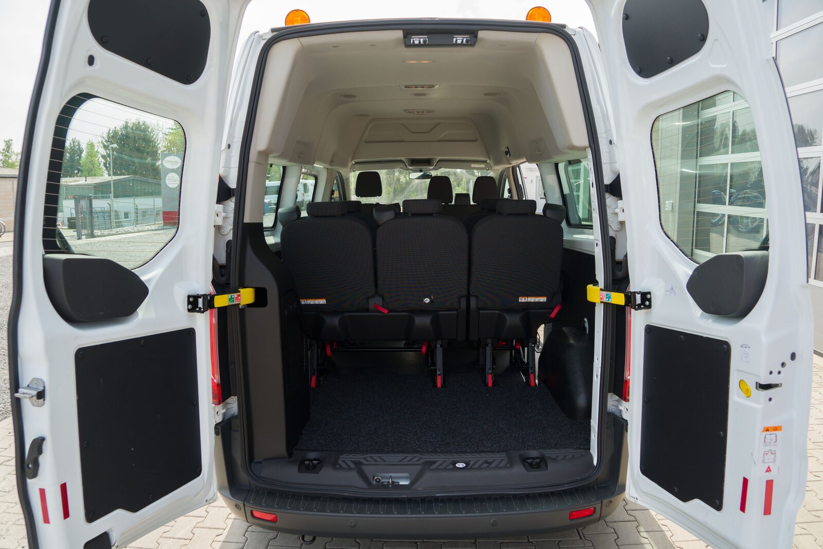 Kofferraum Ford Transit Custom Kleinbus