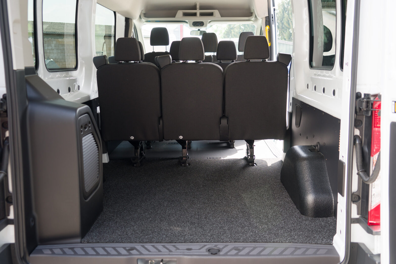 Sitzreihen Ford Transit Kleinbus 9-Sitzer
