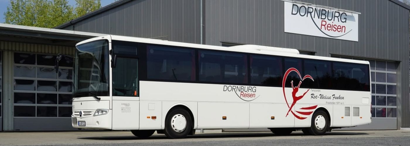 Ausflugsbus von Dornburg Reisen vor dem Betriebshof in Dornburg-Frickhofen